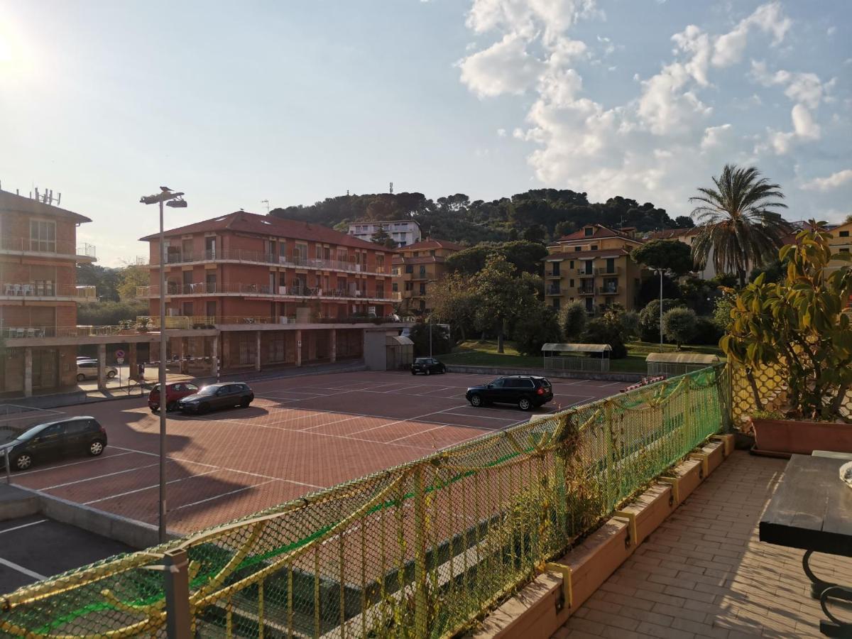 Il Tulipano Leilighet San Bartolomeo Al Mare Eksteriør bilde